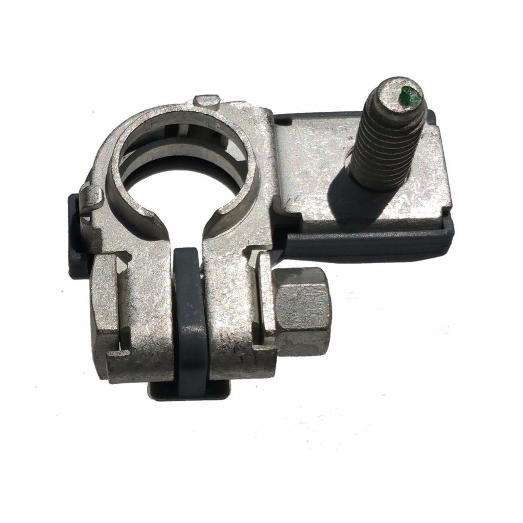 Top mount outlet battery terminal